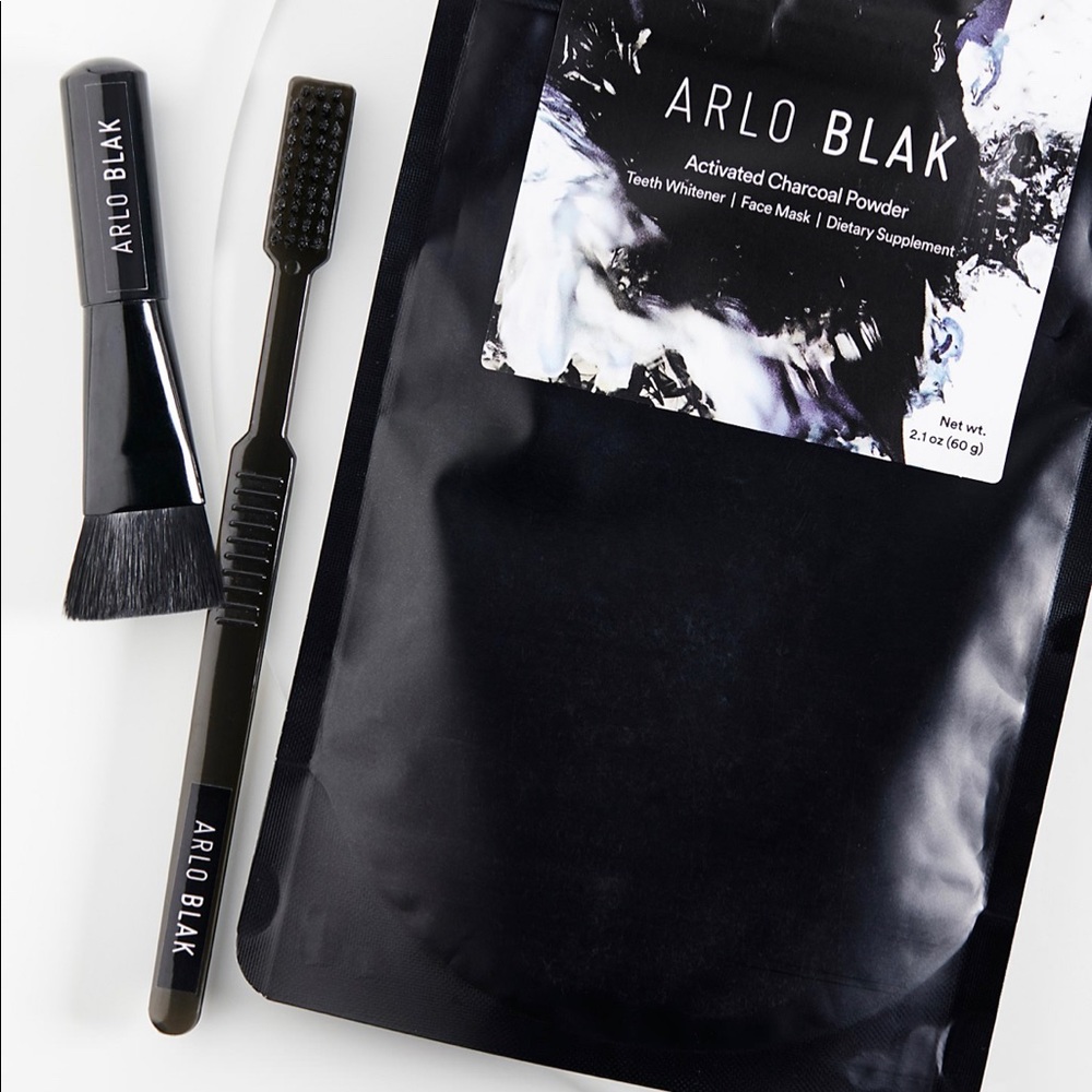 FP Arlo Blak Activated Charcoal with brush